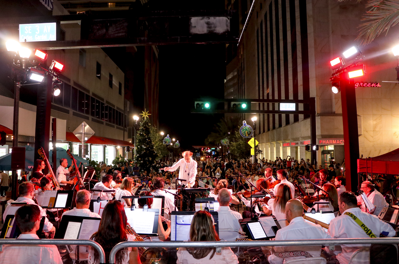 Downtown Miami’s Holiday Lighting Spectacular